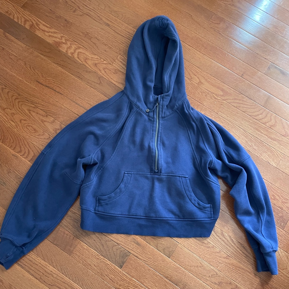 xs/s dark blue lululemon half zip scuba